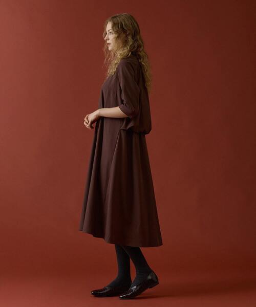 LOGEMENT DE CLAIRE(ロジュモンドクレール)の「【LOURMARIN】バックギャザーワンピース(ワンピース・レディース・ブラウン/ネイビー/ブラック・FREE)」の2枚目の写真