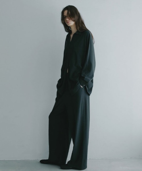 ETRE TOKYO(エトレトウキョウ)の「ピンタックリラクシーパンツ(その他パンツ・レディース・ブラウン/チャコール/クリーム・S/M)」の22枚目の写真