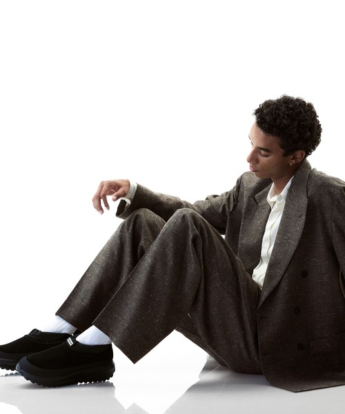 HUNTER（ハンター）の「【HUNTER for ADAM ET ROPE'】別注 TRAVEL FLOW SUEDE TRAINER（スニーカー・レディース・ブラック/クリーム・23/28/27/26/25/24）」の9枚目の写真