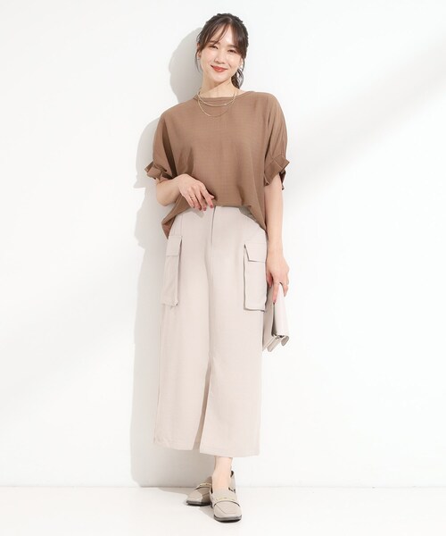 SHOO・LA・RUE（シューラルー）の「【洗える】お袖のタックがアクセント インせず着られる さらさらドルマントップス（Tシャツ/カットソー・レディース・グリーン系/ボルドー/ブラック/ブラウン系・02/03/04/01）」の7枚目の写真