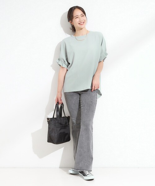 SHOO・LA・RUE（シューラルー）の「【洗える】お袖のタックがアクセント インせず着られる さらさらドルマントップス（Tシャツ/カットソー・レディース・グリーン系/ボルドー/ブラック/ブラウン系・02/03/04/01）」の11枚目の写真