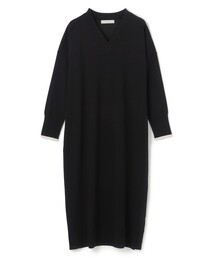 UNFILO（アンフィーロ）の「【WEB限定】マイビューティニット Ｖネックワンピース（ワンピース）」