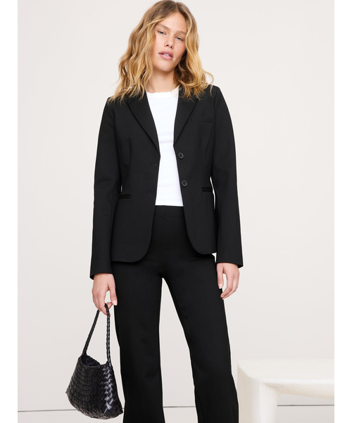 Banana Republic(バナナリパブリック)の「スリム エブリウェア ポンチブレザー(テーラードジャケット・レディース・ブラック/ダークブラウン・S/M/XS/L)」の1枚目の写真