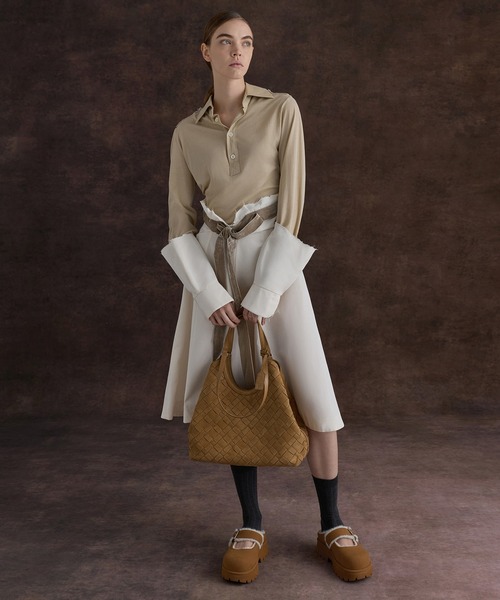 CHARLES & KEITH(チャールズ & キース)の「Ivette イヴェット スエードウーブントートバッグ(トートバッグ・レディース・サンドベージュ・L)」の10枚目の写真