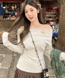 オフショルダー」に該当するニット/セーター（ベージュ系