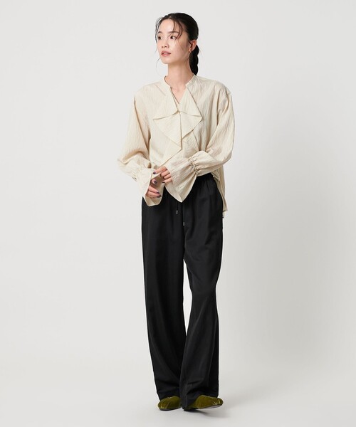 BEAUTY&YOUTH UNITED ARROWS（ビューティーアンドユースユナイテッドアローズ）の「コットンレーヨンサテン ドローストワイドパンツ（その他パンツ・レディース・クリーム/ダークグレー/ブラック/ベージュ・S/XS/L/M）」の10枚目の写真