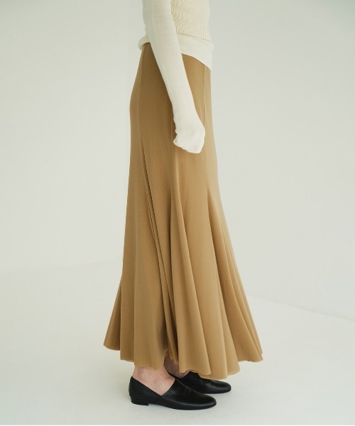 CLANE(クラネ)の「LOW WAIST W TULLE MERMAID SKIRT(スカート・レディース・ブラック/ベージュ・2/1/0)」の15枚目の写真