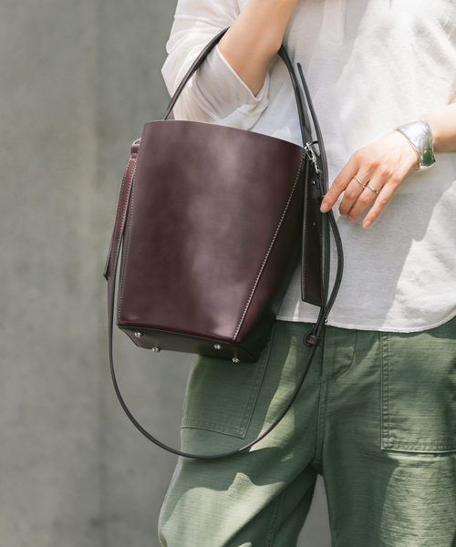 FRAMeWORK（フレームワーク）の「&MyuQ/アンドミューク バケツガタBAG（クラッチバッグ・レディース・ブラック/ブラウン・FREE）」の2枚目の写真