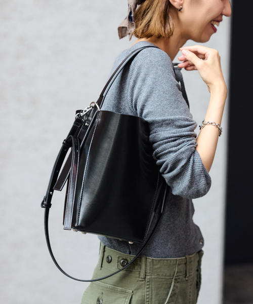 FRAMeWORK（フレームワーク）の「&MyuQ/アンドミューク バケツガタBAG（クラッチバッグ・レディース・ブラック/ブラウン・FREE）」の4枚目の写真