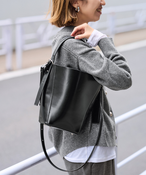 FRAMeWORK（フレームワーク）の「&MyuQ/アンドミューク バケツガタBAG（クラッチバッグ・レディース・ブラック/ブラウン・FREE）」の9枚目の写真