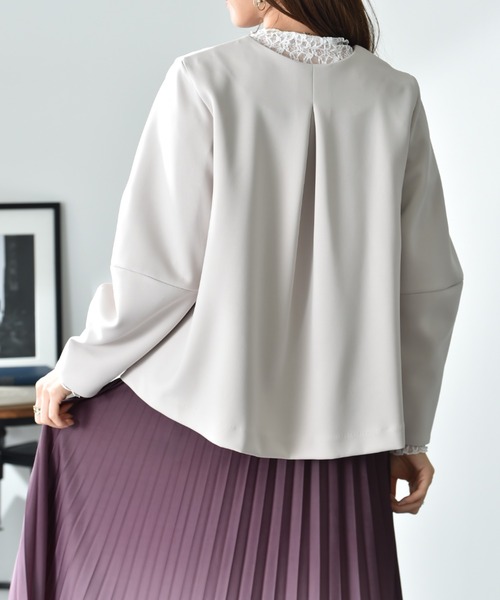 INTERPLANET（インタープラネット）の「綿タッチダンボールノーカラージャケット（ノーカラージャケット・レディース・グレイッシュベージュ/ネイビー・FREE）」の6枚目の写真