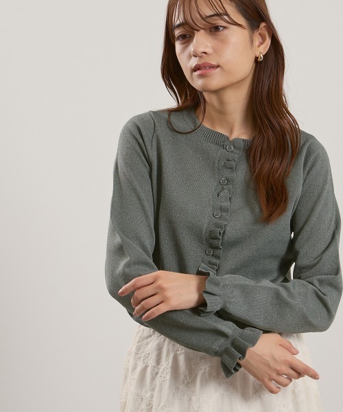 QUEENS COURT（クイーンズコート）の「スポンディッシュニットフリルカーディガン≪手洗い可能≫（カーディガン/ボレロ・レディース・ブラック/アイボリー/ダークグレー/ピンク/ブラウン・M）」の3枚目の写真