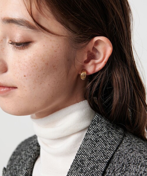 UNITED ARROWS（ユナイテッドアローズ）の「＜IRIS 47＞GAIA イヤリング（イヤリング・レディース・シルバー/ゴールド・FREE）」の4枚目の写真