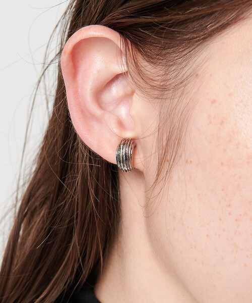 UNITED ARROWS（ユナイテッドアローズ）の「＜IRIS 47＞GAIA イヤリング（イヤリング・レディース・シルバー/ゴールド・FREE）」の5枚目の写真
