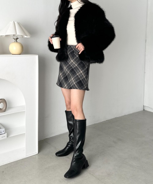 CLEA(クレア)の「ノーカラーショート丈フェイクファージャケット(ノーカラージャケット・レディース・ベージュ/ブラック/アイボリー/グレイッシュベージュ/グレー・FREE)」の15枚目の写真