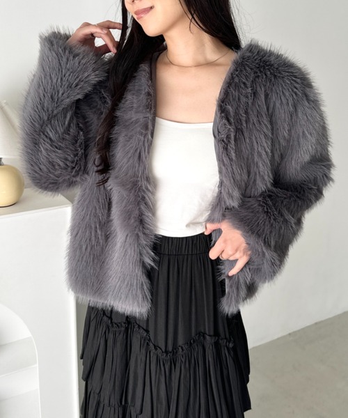 CLEA(クレア)の「ノーカラーショート丈フェイクファージャケット(ノーカラージャケット・レディース・ベージュ/ブラック/アイボリー/グレイッシュベージュ/グレー・FREE)」の19枚目の写真