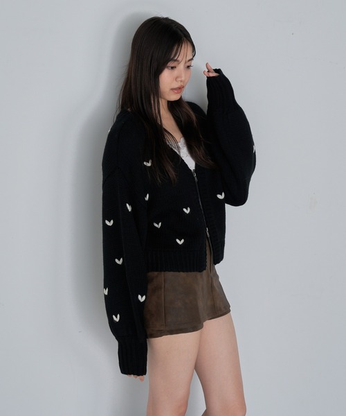 RAY CASSIN（レイカズン）の「ジップルーズハート柄ショートカーディガン（カーディガン/ボレロ・レディース・アイボリー/ブラック系その他2/グレー系その他2/レッド系その他2・FREE）」の18枚目の写真