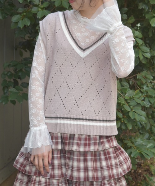 axes femme(アクシーズファム)の「花レースフレアシアーインナー(Tシャツ/カットソー・レディース・ブラック/ホワイト・FREE)」の4枚目の写真