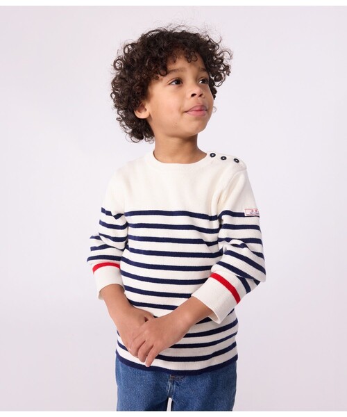 PETIT BATEAU(プチバトー)の「ニットプルオーバー(ニット/セーター・キッズ・ホワイト×ブルー・6YEAR/8YEAR/10YEAR/12YEAR)」の1枚目の写真