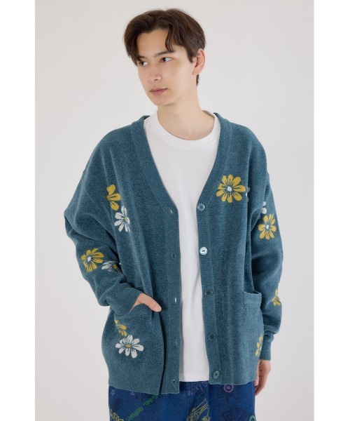 RODEO CROWNS WIDE BOWL(ロデオクラウンズワイドボウル)の「フォーリングフラワーニットカーディガン(カーディガン/ボレロ・メンズ・オフホワイト/ブラック/ダークブルー・LARGE/MEDIUM)」の3枚目の写真