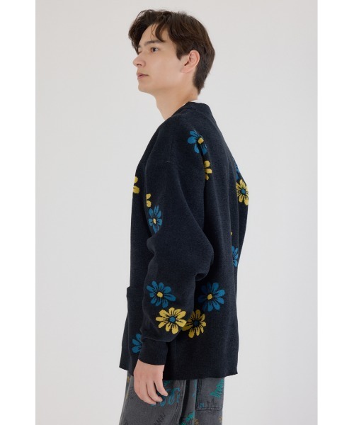 RODEO CROWNS WIDE BOWL(ロデオクラウンズワイドボウル)の「フォーリングフラワーニットカーディガン(カーディガン/ボレロ・メンズ・オフホワイト/ブラック/ダークブルー・LARGE/MEDIUM)」の6枚目の写真