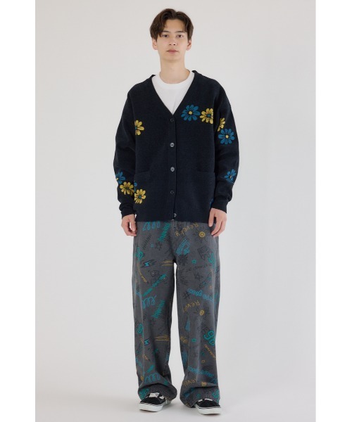 RODEO CROWNS WIDE BOWL(ロデオクラウンズワイドボウル)の「フォーリングフラワーニットカーディガン(カーディガン/ボレロ・メンズ・オフホワイト/ブラック/ダークブルー・LARGE/MEDIUM)」の8枚目の写真