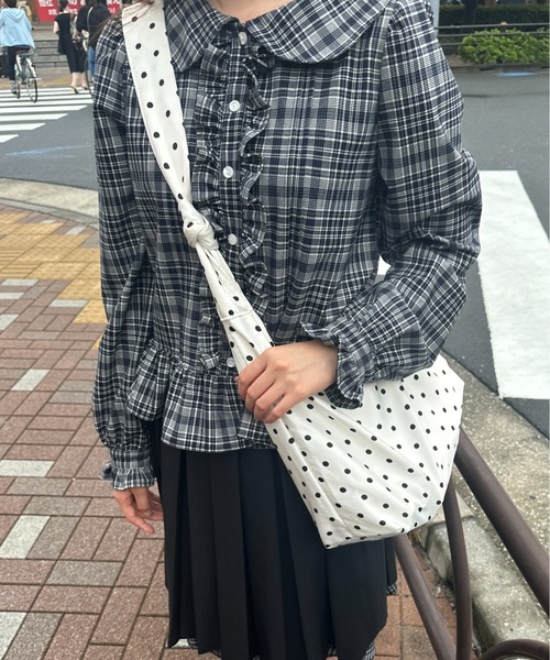 apres jour mignon(アプレジュールミニョン)の「multiway dots bag/マルチウェイドットバッグ(ハンドバッグ・レディース・ブラック/オフホワイト・ONESIZE)」の8枚目の写真