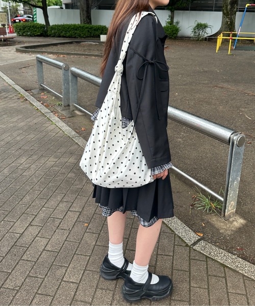 apres jour mignon(アプレジュールミニョン)の「multiway dots bag/マルチウェイドットバッグ(ハンドバッグ・レディース・ブラック/オフホワイト・ONESIZE)」の10枚目の写真
