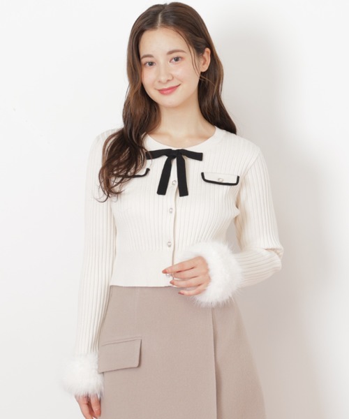 JILL by JILL STUART（ジルバイジルスチュアート）の「◇袖フェイクファーカーデトップス（ニット/セーター・レディース・ホワイト/ブラック/ブルー・FREE）」の15枚目の写真