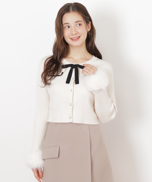 JILL by JILL STUART（ジルバイジルスチュアート）の「◇袖フェイクファーカーデトップス（ニット/セーター・レディース・ホワイト/ブラック/ブルー・FREE）」の16枚目の写真