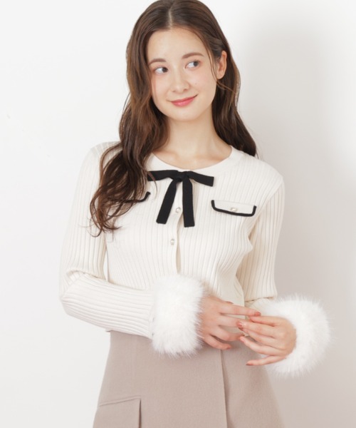 JILL by JILL STUART（ジルバイジルスチュアート）の「◇袖フェイクファーカーデトップス（ニット/セーター・レディース・ホワイト/ブラック/ブルー・FREE）」の14枚目の写真