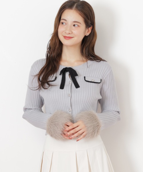 JILL by JILL STUART（ジルバイジルスチュアート）の「◇袖フェイクファーカーデトップス（ニット/セーター・レディース・ホワイト/ブラック/ブルー・FREE）」の21枚目の写真