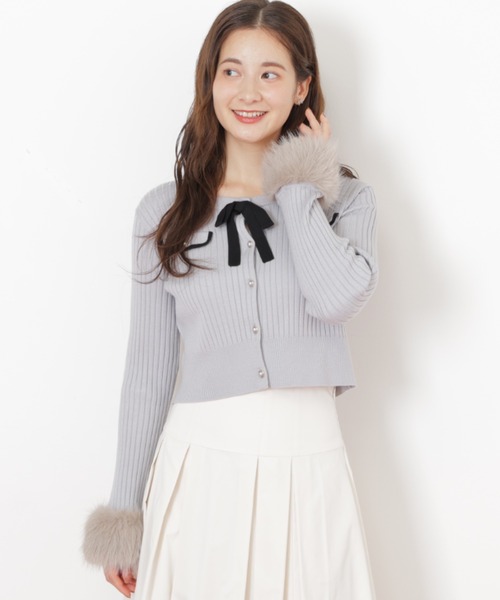 JILL by JILL STUART（ジルバイジルスチュアート）の「◇袖フェイクファーカーデトップス（ニット/セーター・レディース・ホワイト/ブラック/ブルー・FREE）」の22枚目の写真