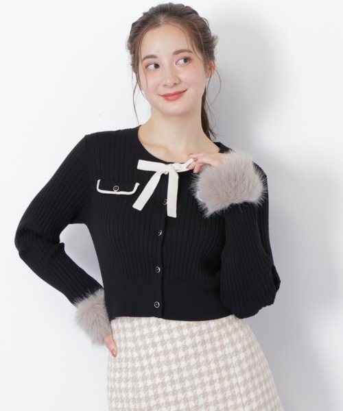 JILL by JILL STUART（ジルバイジルスチュアート）の「◇袖フェイクファーカーデトップス（ニット/セーター・レディース・ホワイト/ブラック/ブルー・FREE）」の5枚目の写真