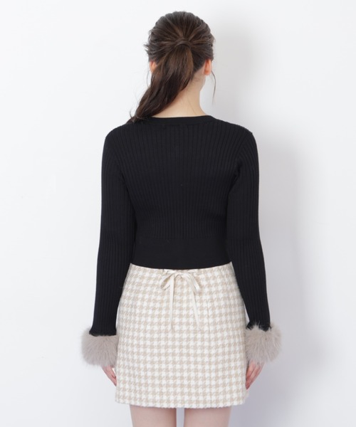 JILL by JILL STUART（ジルバイジルスチュアート）の「◇袖フェイクファーカーデトップス（ニット/セーター・レディース・ホワイト/ブラック/ブルー・FREE）」の12枚目の写真