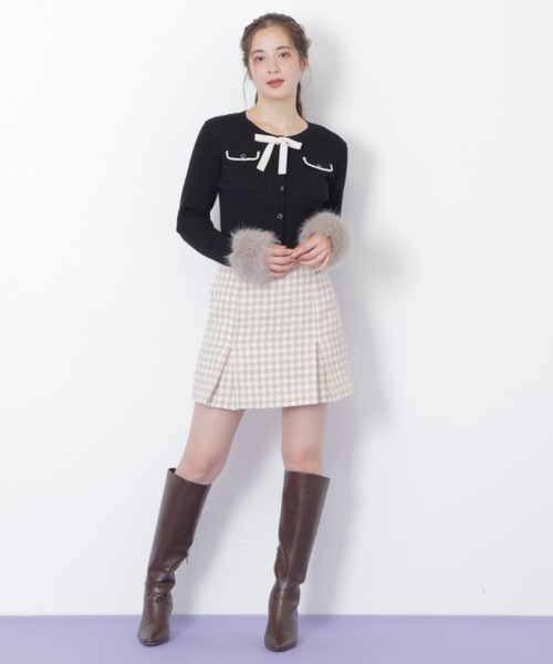 JILL by JILL STUART（ジルバイジルスチュアート）の「◇袖フェイクファーカーデトップス（ニット/セーター・レディース・ホワイト/ブラック/ブルー・FREE）」の9枚目の写真