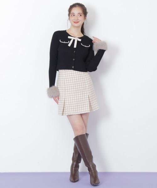 JILL by JILL STUART（ジルバイジルスチュアート）の「◇袖フェイクファーカーデトップス（ニット/セーター・レディース・ホワイト/ブラック/ブルー・FREE）」の10枚目の写真