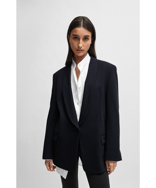 BOSS(ボス)の「Naomi x BOSS オーバーサイズブレザー ショールカラー(テーラードジャケット・レディース・ネイビー・40/36/34/38)」の1枚目の写真