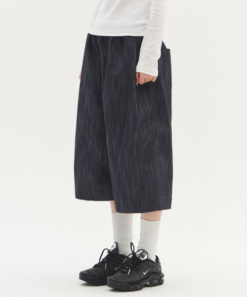 XERO（ゼロ）の「ディープサイドタックバーティカルデニムショーツ（その他パンツ・レディース・ブラック/インディゴブルー・MEDIUM/LARGE）」の5枚目の写真