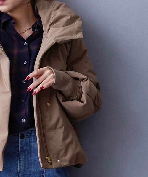 NICOLE white（ニコルホワイト）の「シームレスダウンブルゾン（ダウンジャケット/コート・レディース・ネイビー/モカ/グレー/ブラック・MEDIUM/LARGE）」の10枚目の写真