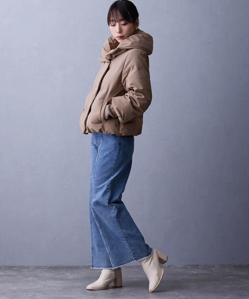 NICOLE white（ニコルホワイト）の「シームレスダウンブルゾン（ダウンジャケット/コート・レディース・ネイビー/モカ/グレー/ブラック・MEDIUM/LARGE）」の11枚目の写真