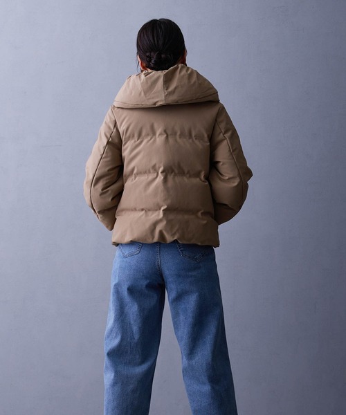 NICOLE white（ニコルホワイト）の「シームレスダウンブルゾン（ダウンジャケット/コート・レディース・ネイビー/モカ/グレー/ブラック・MEDIUM/LARGE）」の13枚目の写真