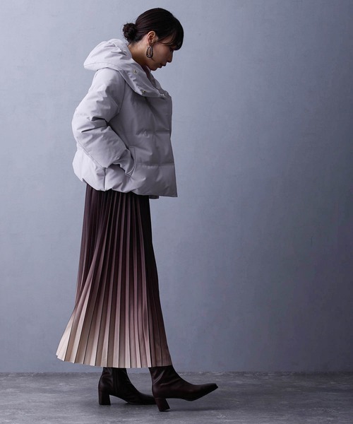 NICOLE white（ニコルホワイト）の「シームレスダウンブルゾン（ダウンジャケット/コート・レディース・ネイビー/モカ/グレー/ブラック・MEDIUM/LARGE）」の20枚目の写真