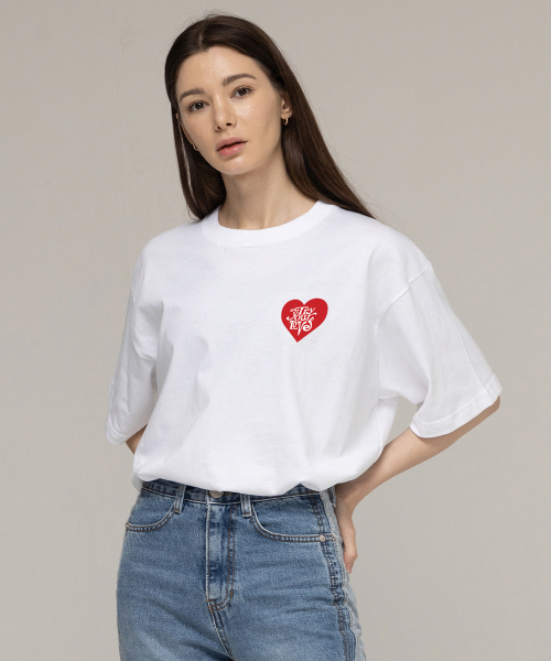 GRAVER（グレーバー）の「[ユニセックス]TYL スモールハートスマイル半袖Tシャツ_ホワイト（Tシャツ/カットソー・レディース・ホワイト・X-LARGE/SMALL/MEDIUM/LARGE）」の2枚目の写真