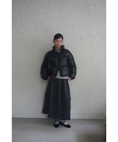 woman) グロッシー プファー クロップ ショートパディング_Black 