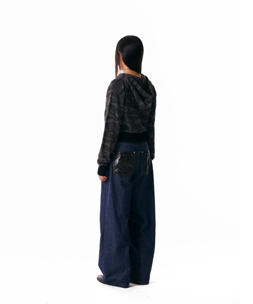 AAKAM(アーカム)の「Contrast Logo Zip-up Hoodie (Black)(パーカー・レディース・その他・1/2)」の5枚目の写真