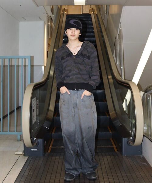 AAKAM(アーカム)の「Contrast Logo Zip-up Hoodie (Black)(パーカー・レディース・その他・1/2)」の8枚目の写真