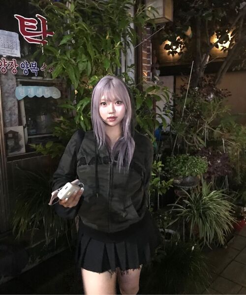 AAKAM(アーカム)の「Contrast Logo Zip-up Hoodie (Black)(パーカー・レディース・その他・1/2)」の2枚目の写真