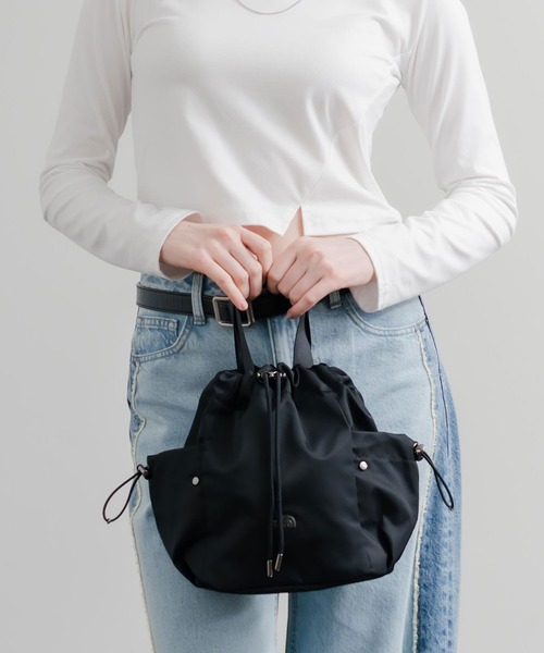 THE NORTH FACE(ザノースフェイス)の「日本未展開モデル THE NORTH FACE ザ・ノースフェイス WHITE LABEL ホワイトレーベル BONNEY BUCKET BAG MINI/2WAYショルダーバッグ(ショルダーバッグ・レディース・ブラック/クリーム/スモークピンク・FREE)」の6枚目の写真