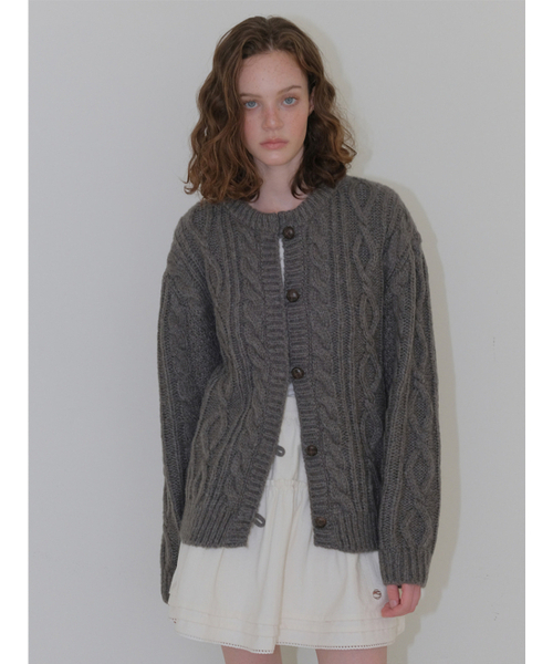 ETMON（エトモン）の「Cable Button Knit Cardigan, Charcoal（カーディガン/ボレロ・レディース・その他・F）」の2枚目の写真